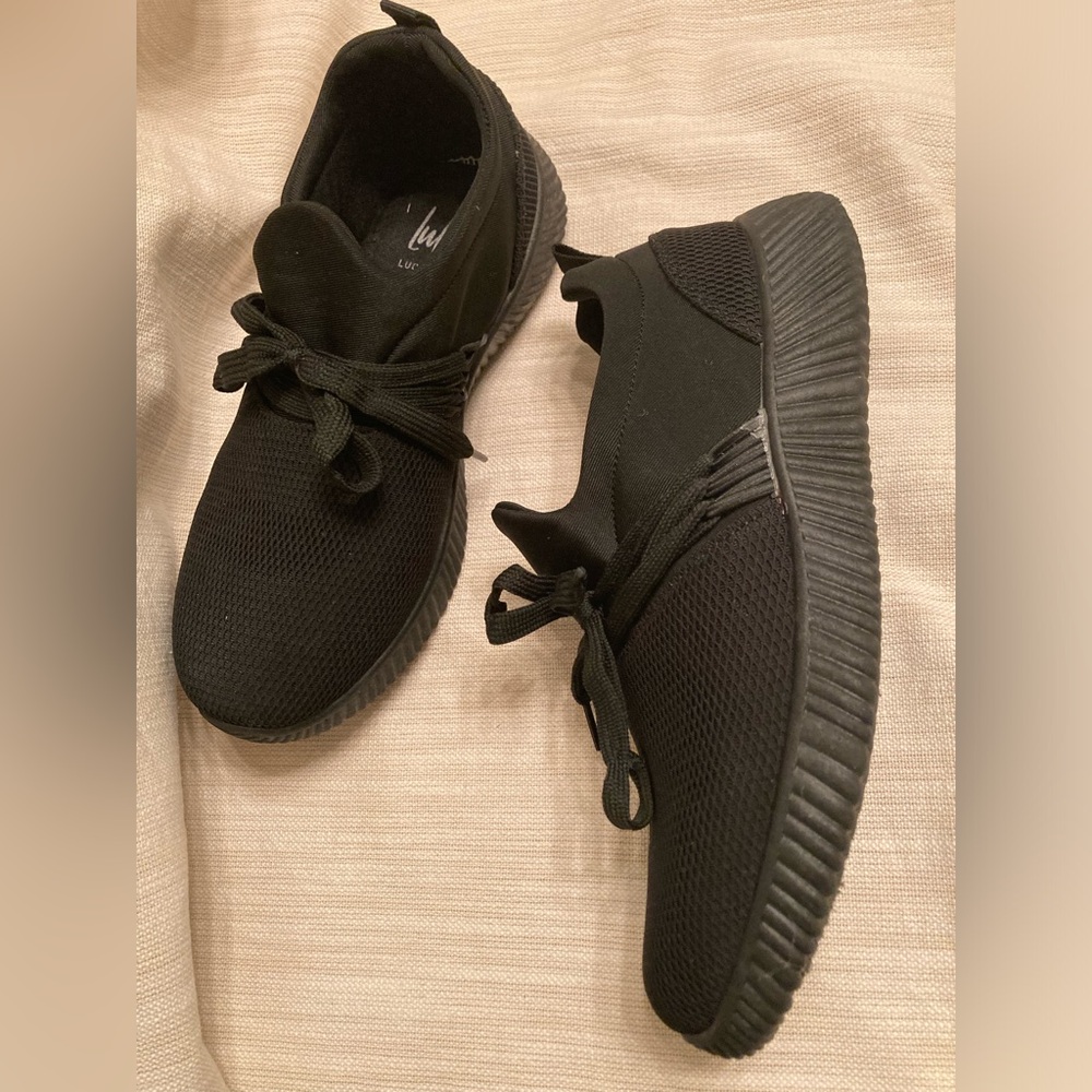 Luley black slip on sneakers with tie: great condition, size 7